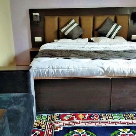 Hotel Kargil Heights エクステリア 写真