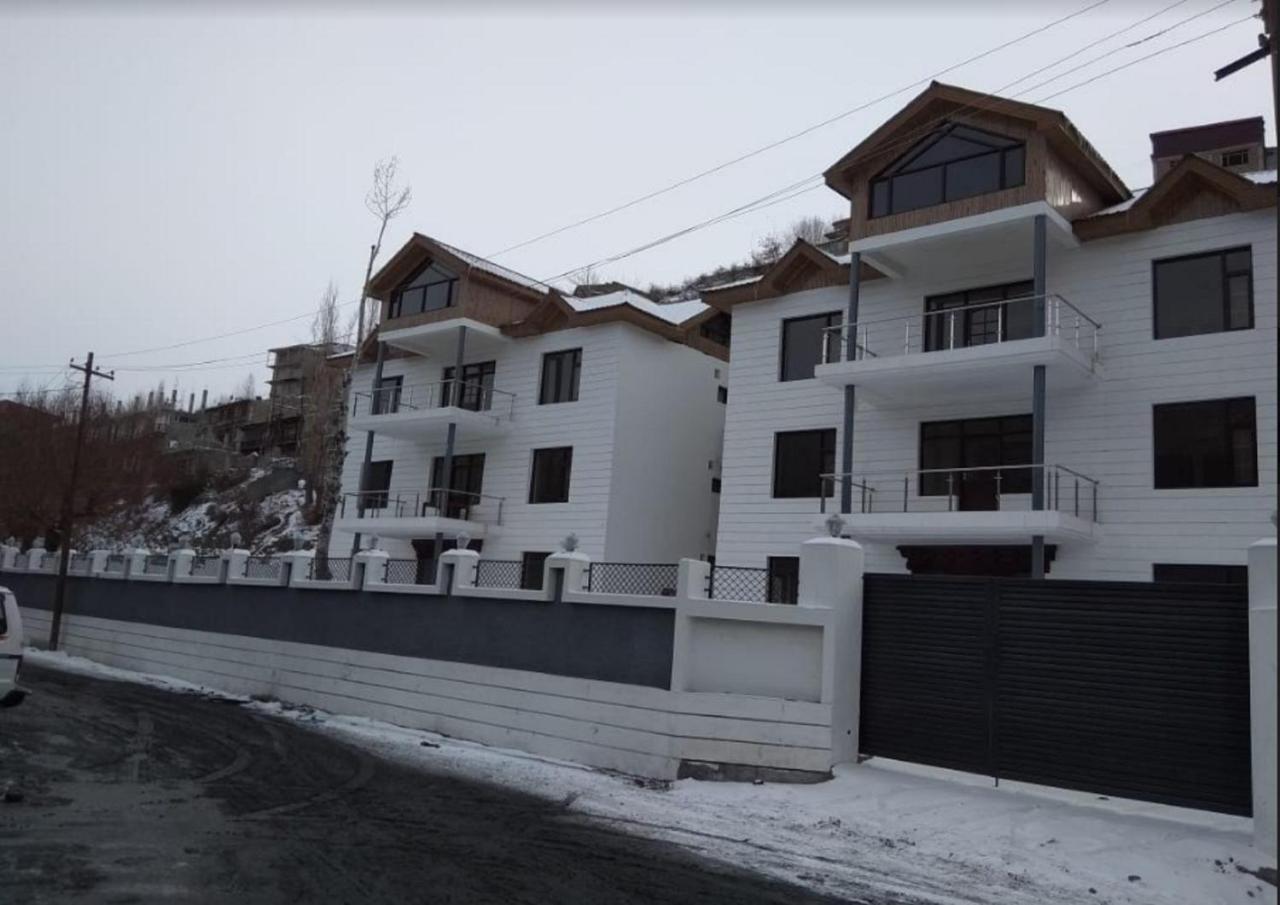 Hotel Kargil Heights エクステリア 写真
