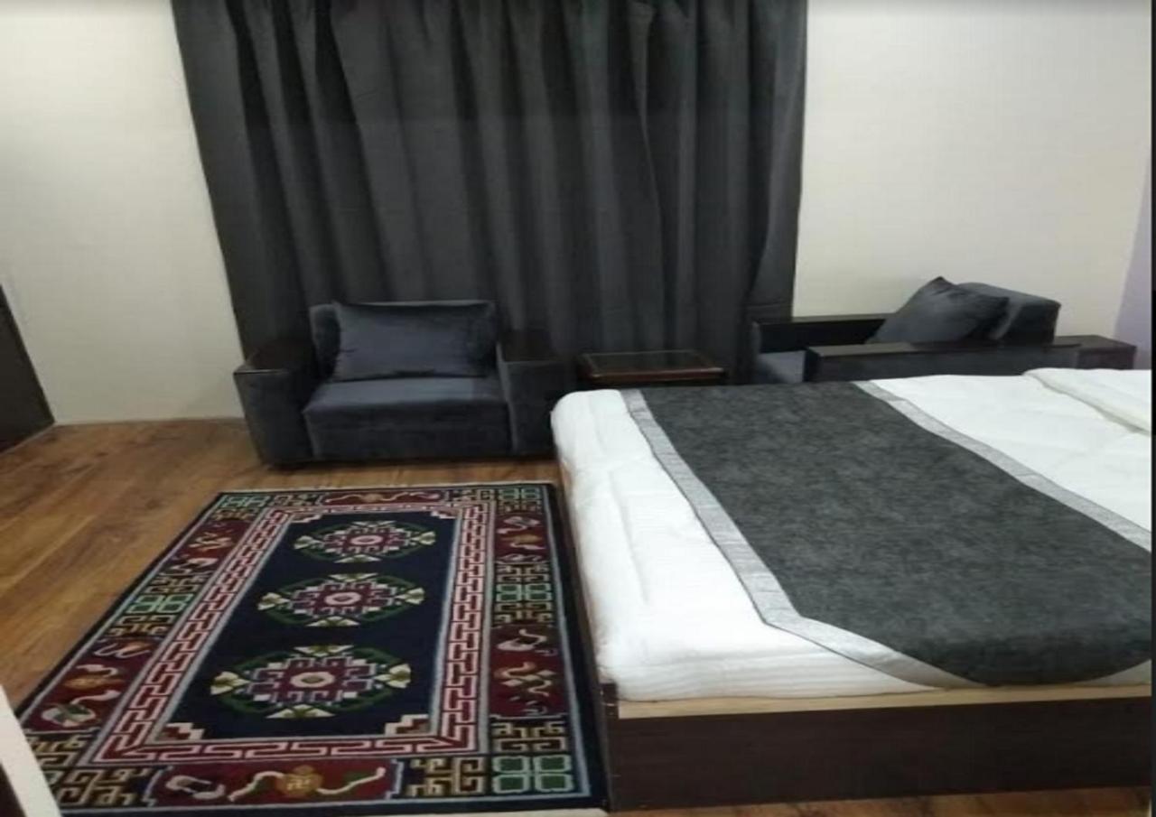 Hotel Kargil Heights エクステリア 写真