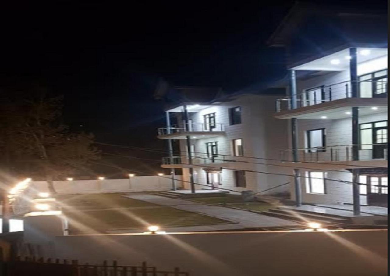 Hotel Kargil Heights エクステリア 写真