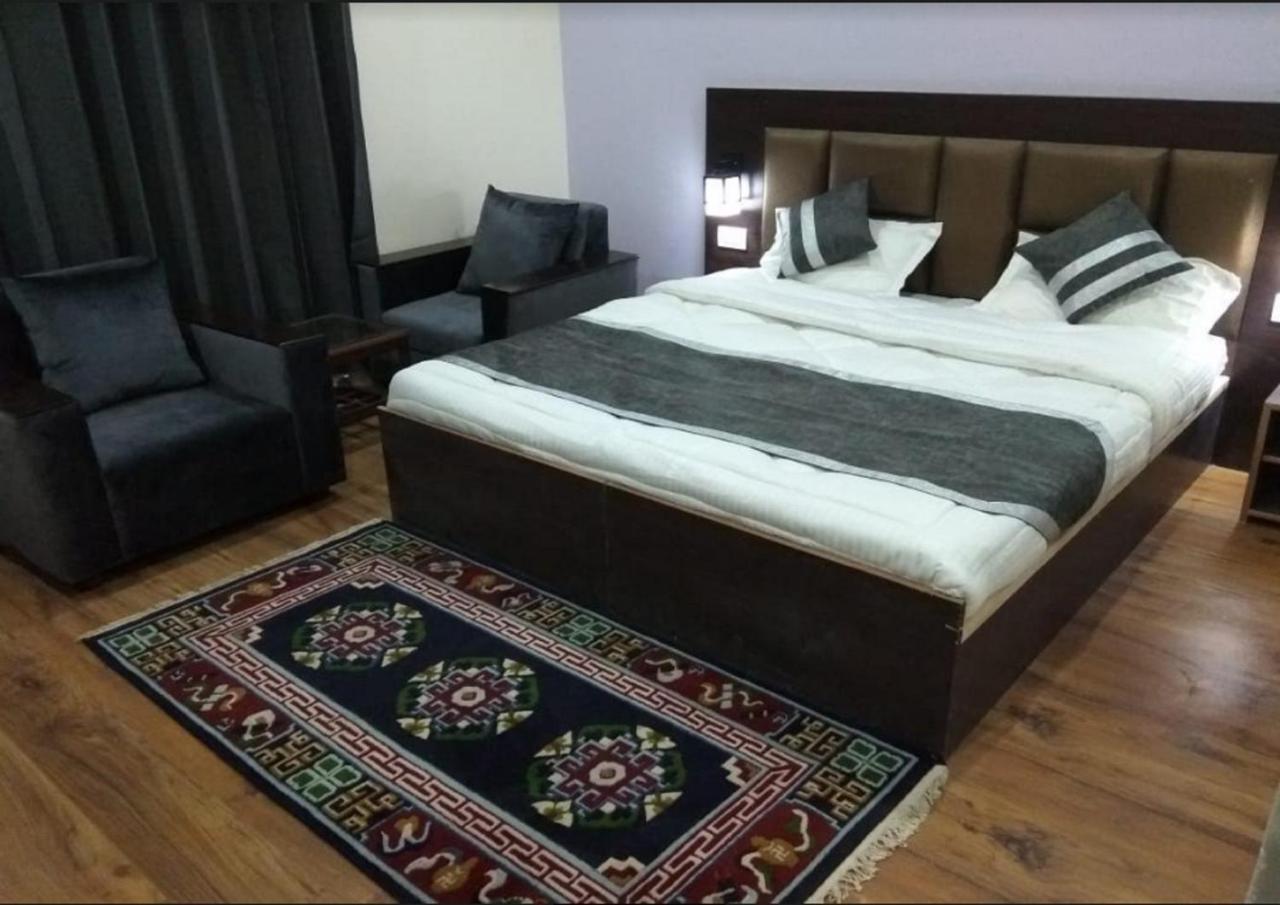 Hotel Kargil Heights エクステリア 写真