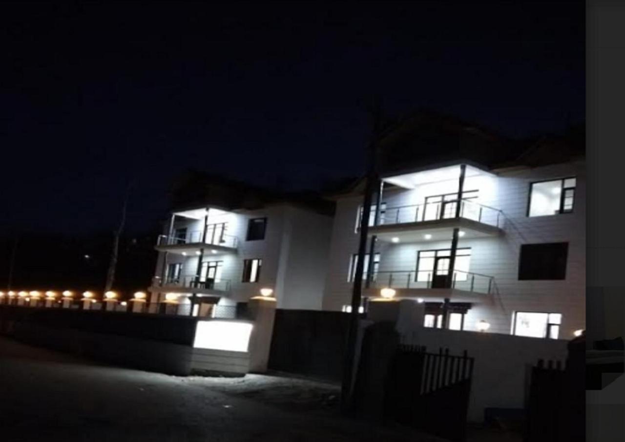 Hotel Kargil Heights エクステリア 写真