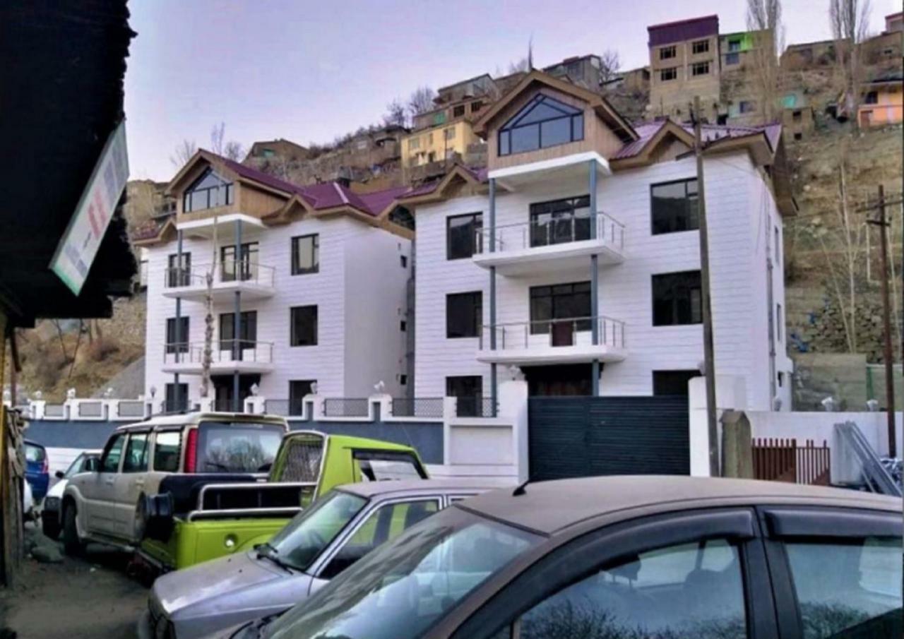 Hotel Kargil Heights エクステリア 写真