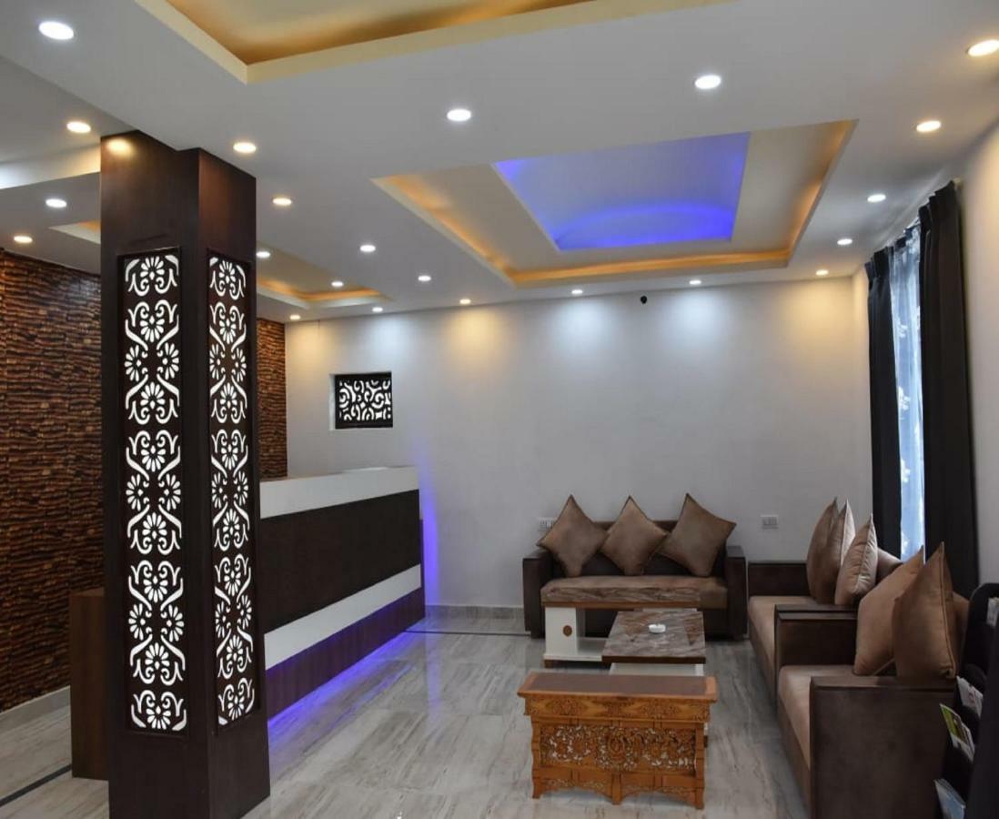 Hotel Kargil Heights エクステリア 写真