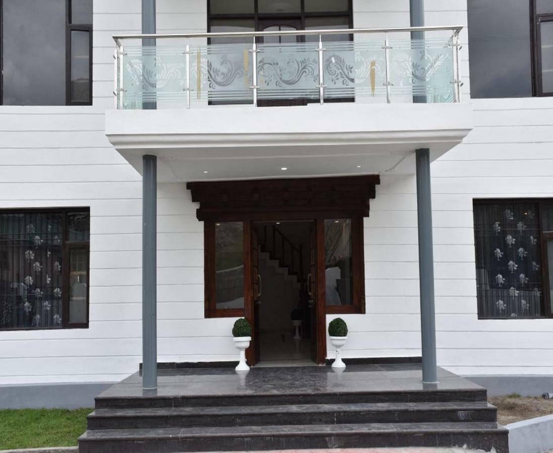 Hotel Kargil Heights エクステリア 写真