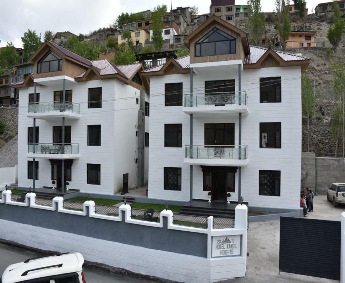 Hotel Kargil Heights エクステリア 写真