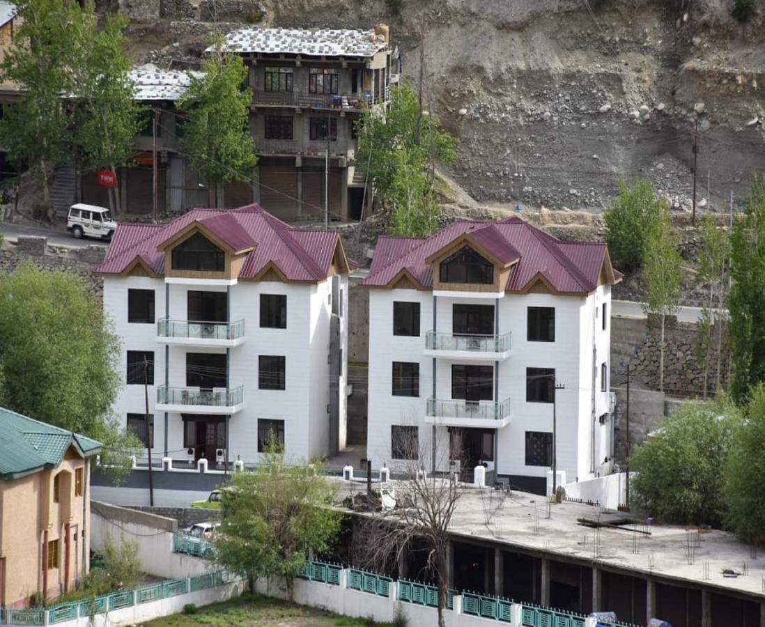 Hotel Kargil Heights エクステリア 写真